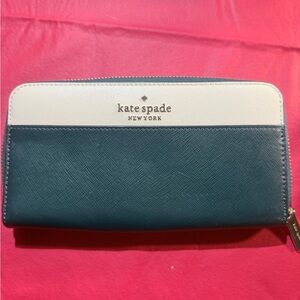 Kate spade large zip around wallet. New condition.